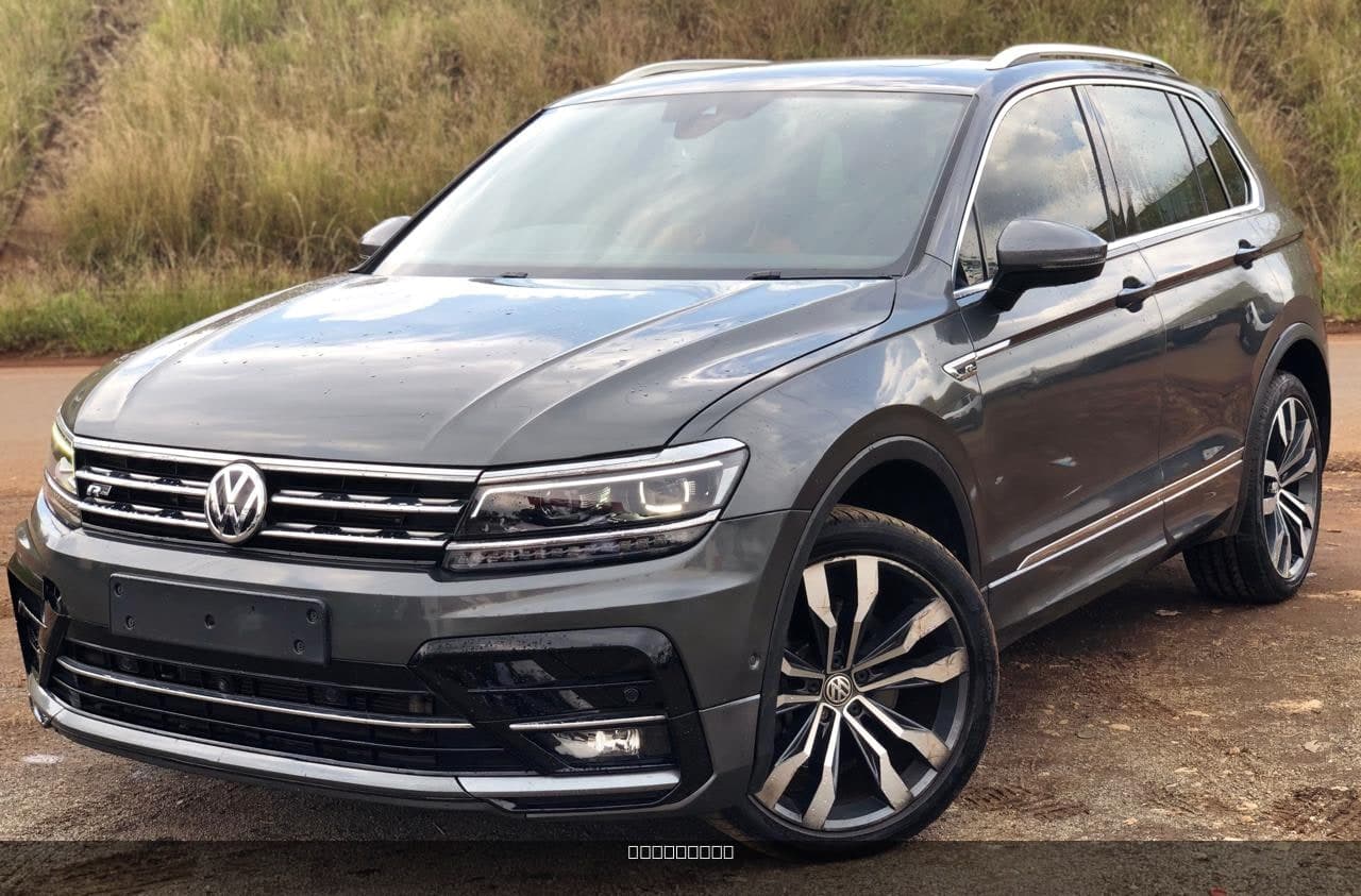 2018 Volkswagen Tiguan R-line image 3